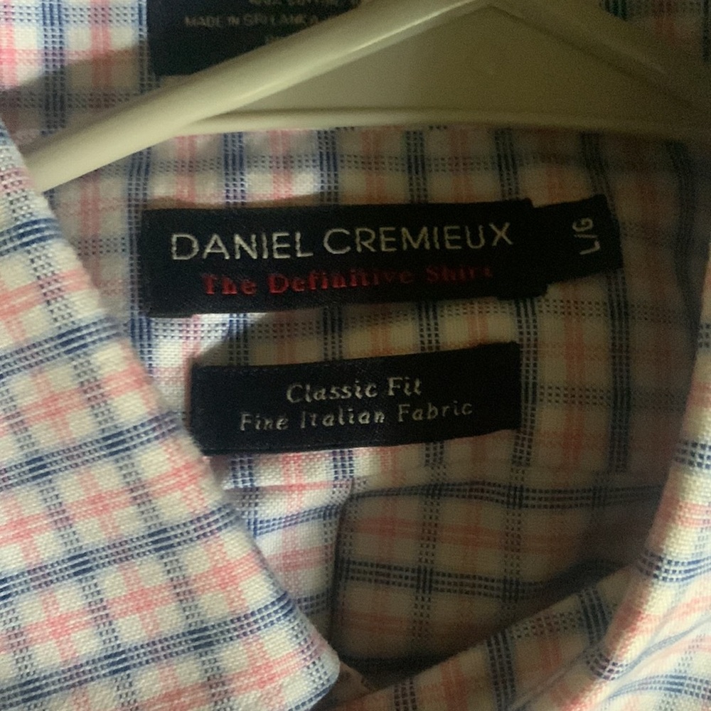 Button down - Picture 3 of 3